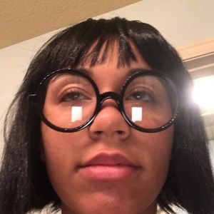 Meet your Posher, Amelia